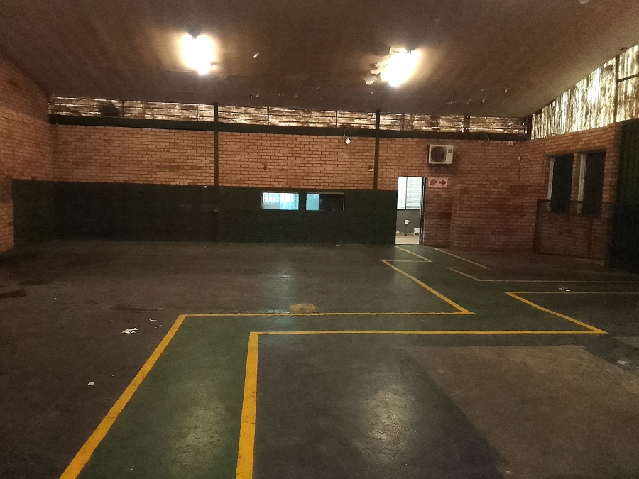 To Let commercial Property for Rent in Oos Einde North West